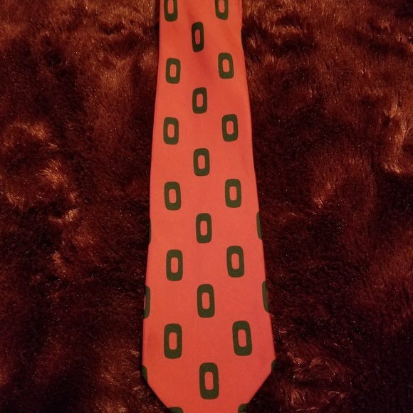 Yves Saint Laurent tie! - Picture 2 of 3